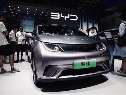 Chinese Cars Star at Munich Auto Show, Underscoring German Economic Woes